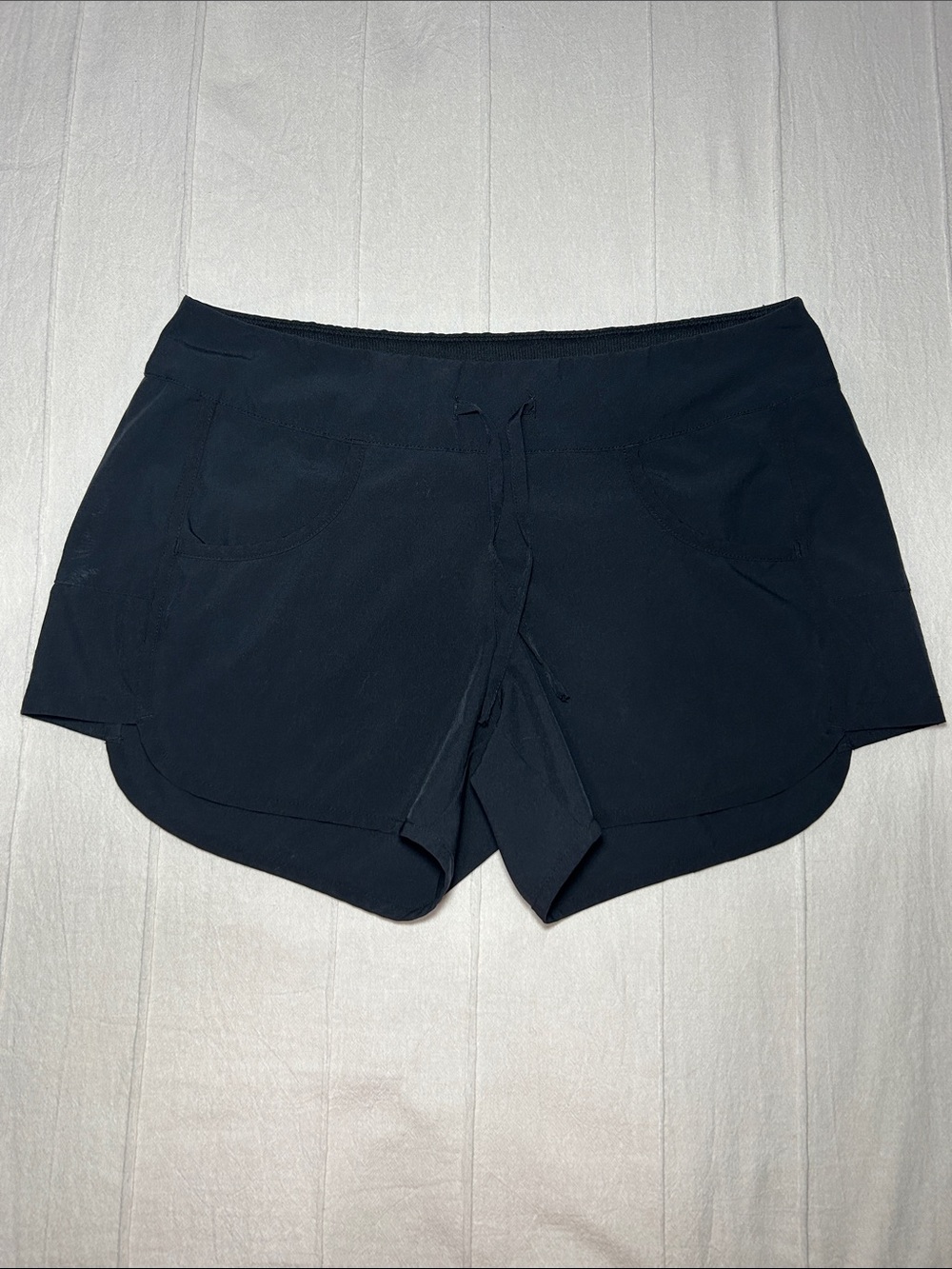 Magellan Outdoors Fish Gear Black Water Repellent Shorts Size M